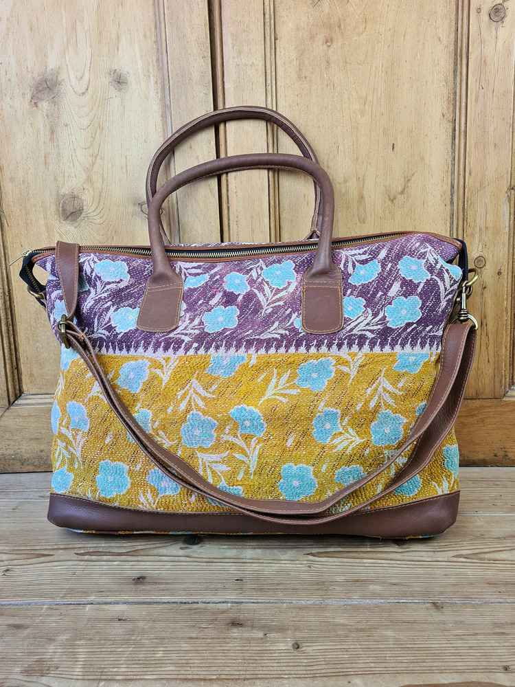 Overnight tote bag cream and neutrals
