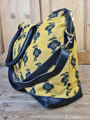 Overnight tote bag cream and neutrals