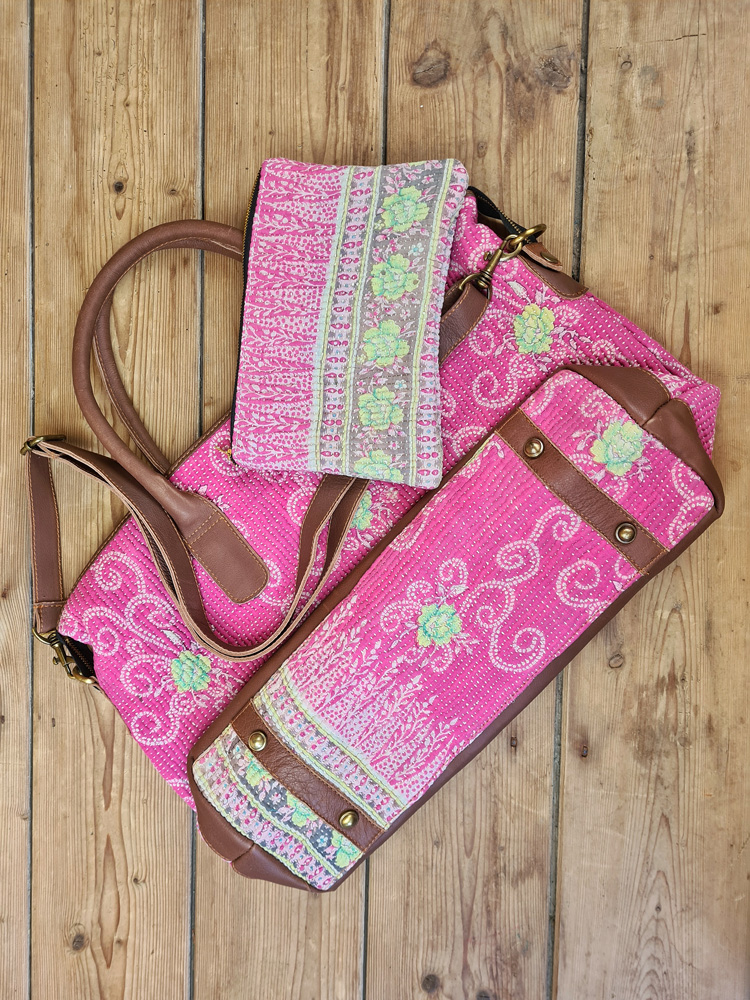 Overnight tote bag reds and pinks