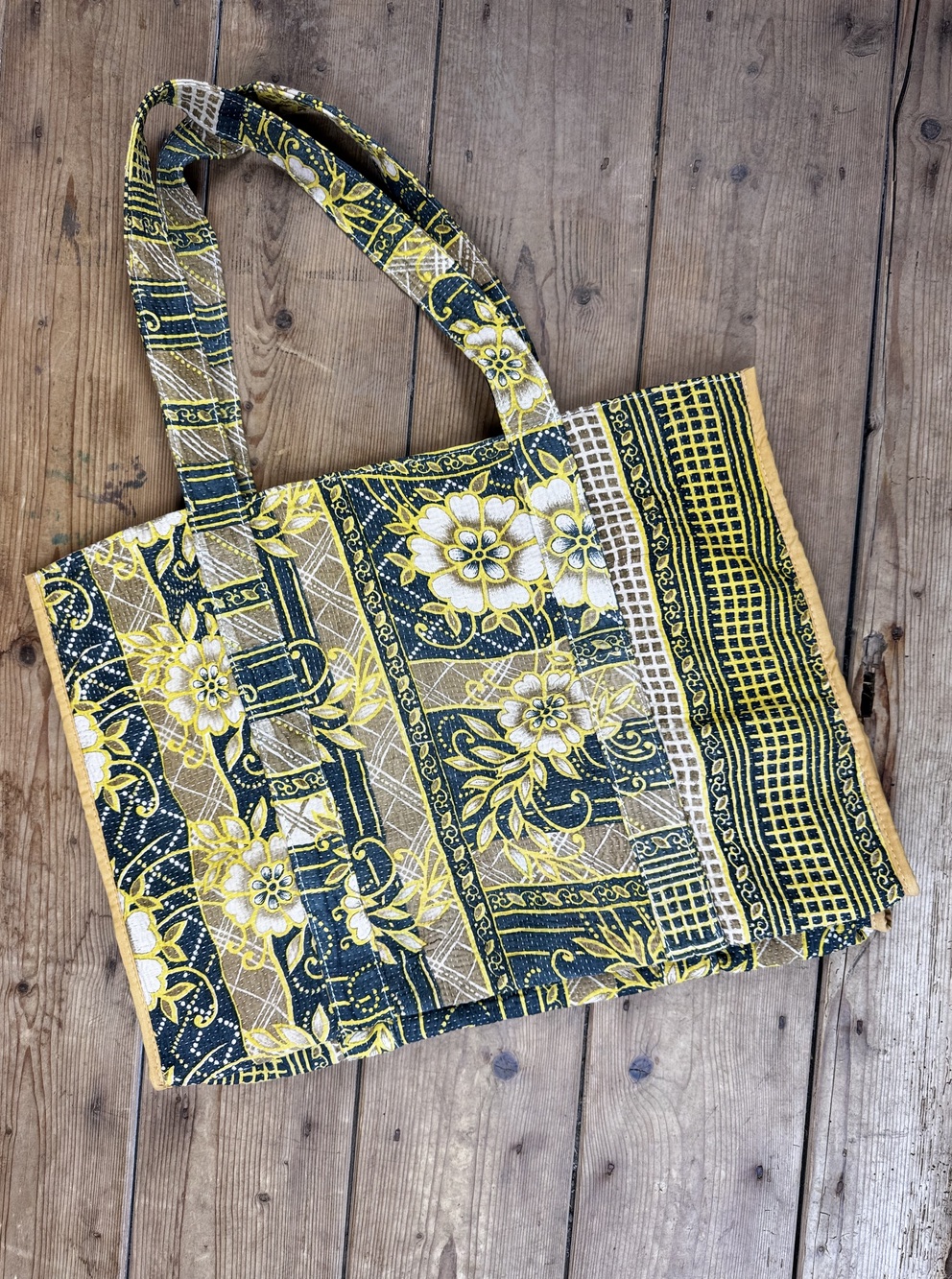 Colourful cotton kantha bags, pockets and purses, great for organising the smaller things in life. Made from recycled kantha quilts for the perfect accessory.